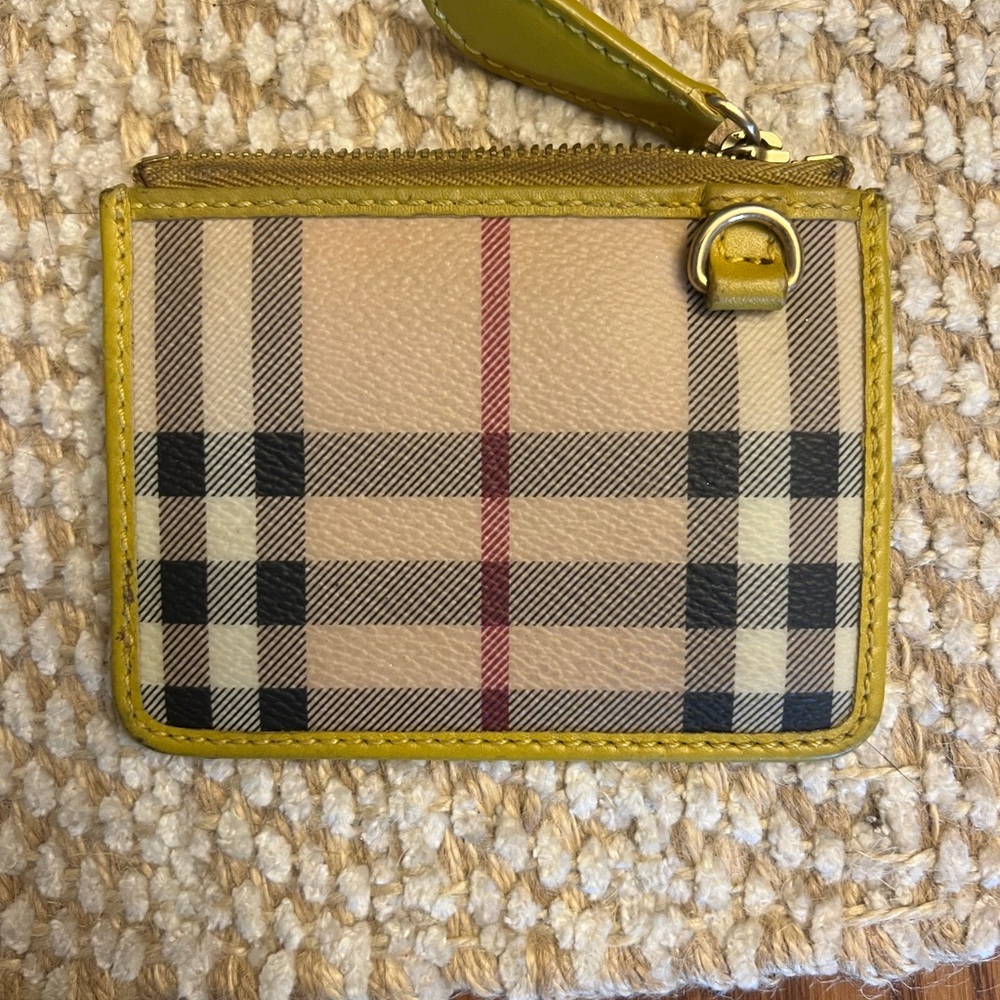Burberry Cream and Yellow Wallet Compact Design
